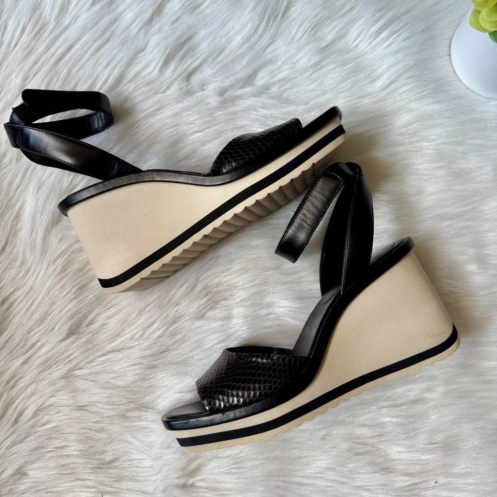 Vince Camuto vince camuto